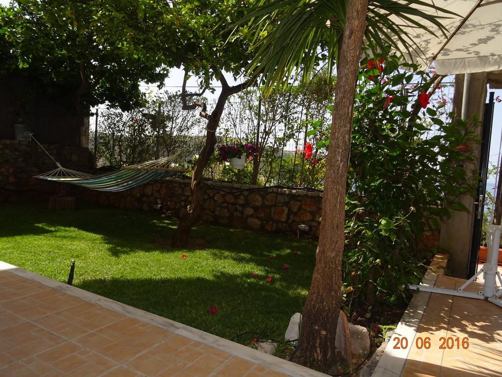 Ionian View Apartment Himare Exterior photo